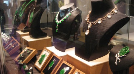 智能科技點(diǎn)亮珠寶玉石新篇章——2014第二屆北京春季國(guó)際珠寶玉石首飾展覽會(huì)